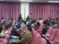 열심히 듣고 있는 학생들~대표이미지