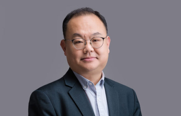 강○욱 사진